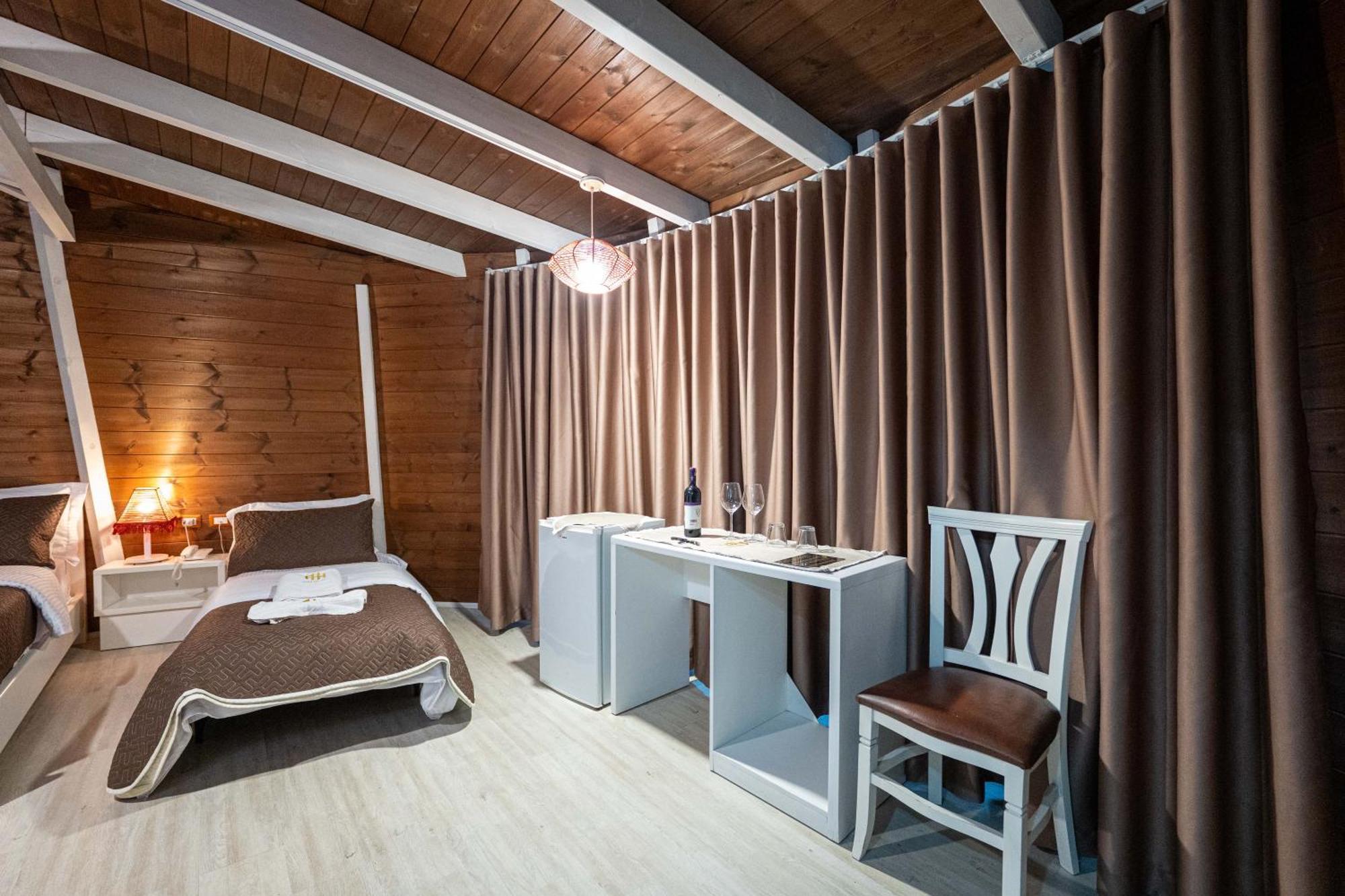 Hotel Aria Tiranë Ngoại thất bức ảnh