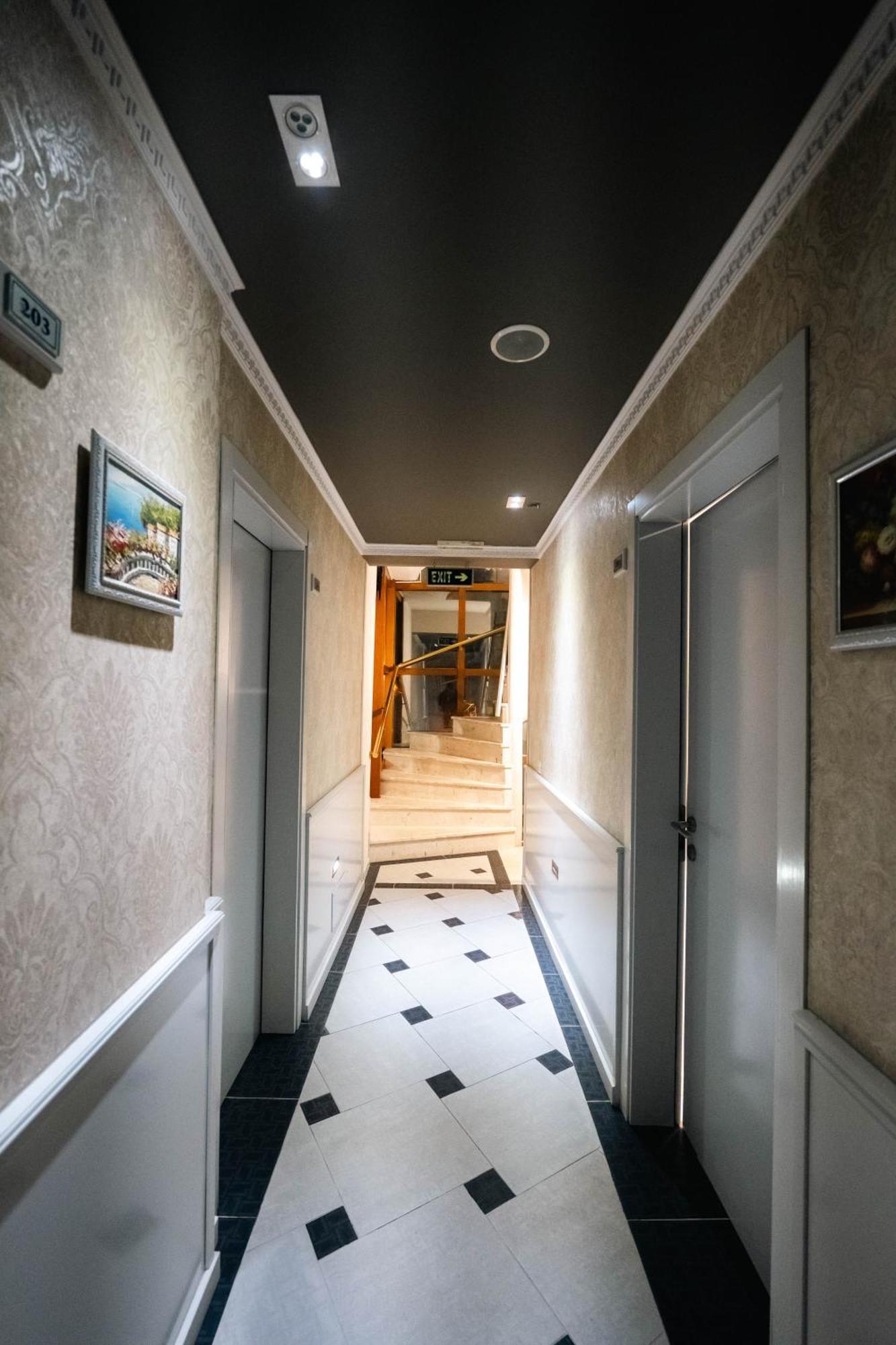 Hotel Aria Tiranë Ngoại thất bức ảnh