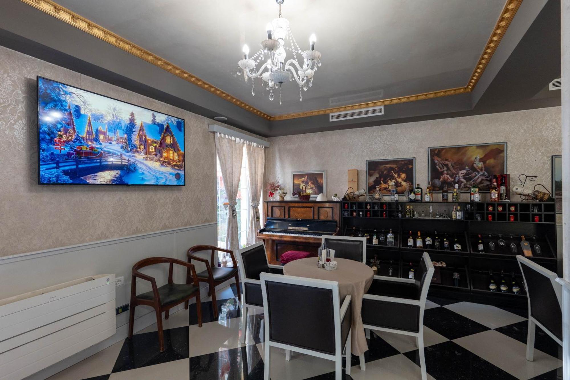Hotel Aria Tiranë Ngoại thất bức ảnh