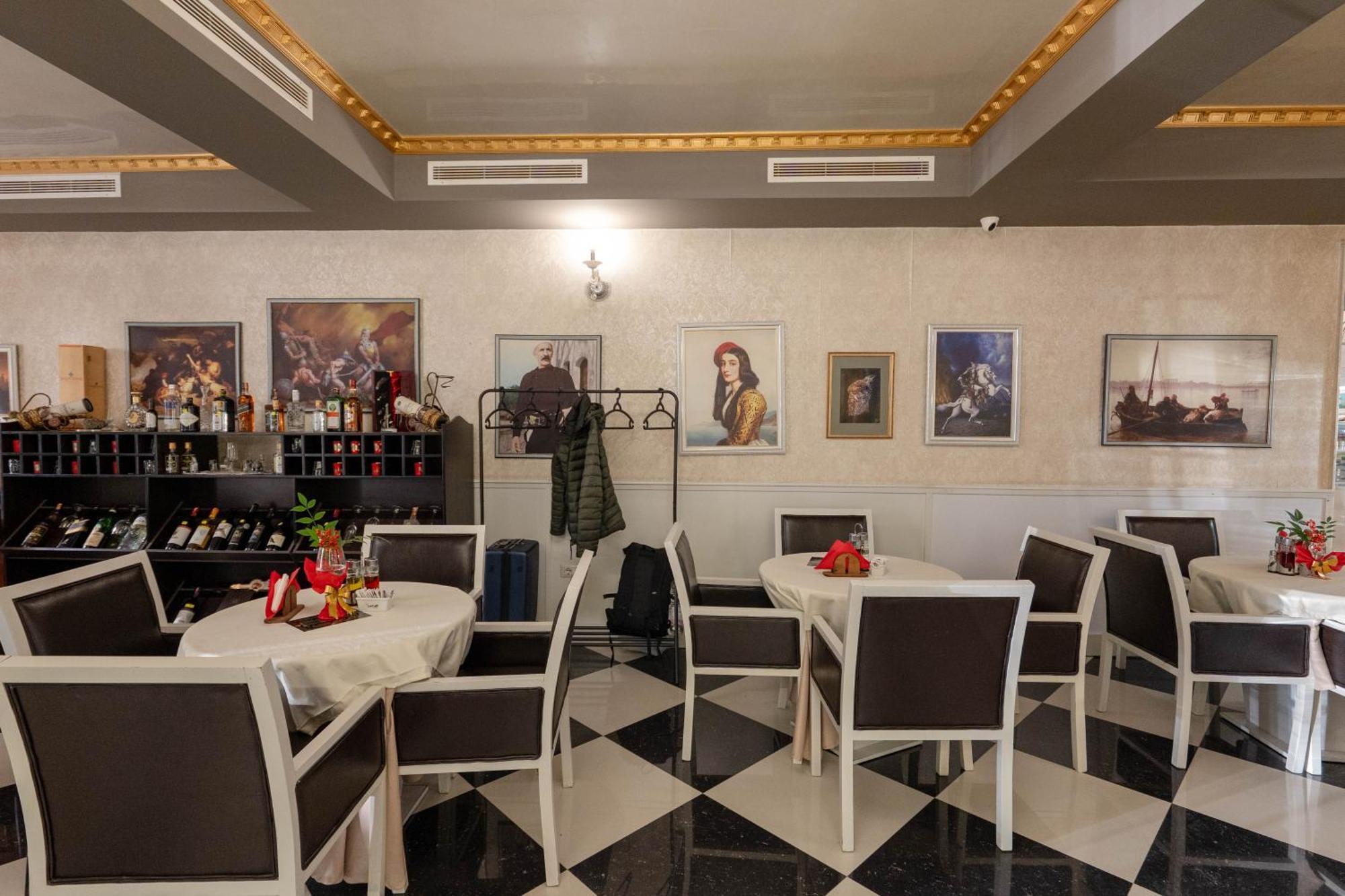 Hotel Aria Tiranë Ngoại thất bức ảnh