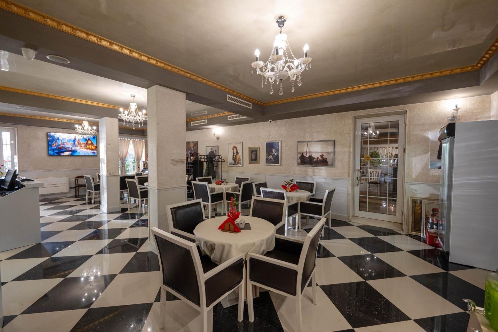 Hotel Aria Tiranë Ngoại thất bức ảnh